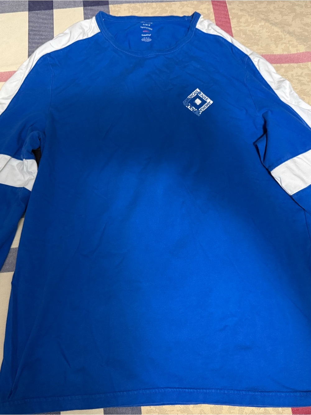 American Eagle Men's Blue and White Long-Sleeve Crew Sweatshirt (M)